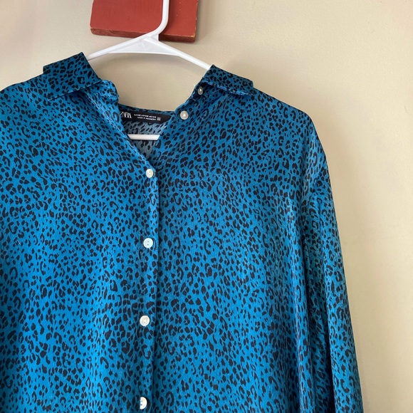 Zara Blue Leopard Print Button Down Shirt XS - Picture 3 of 6